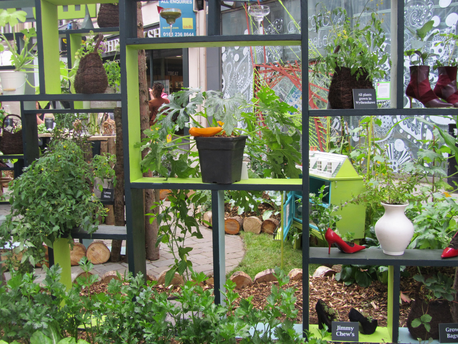 City garden display